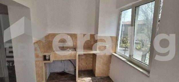 Къща на два етажа в кв.