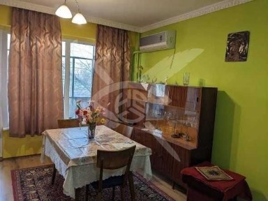 Двустаен в Изгрев