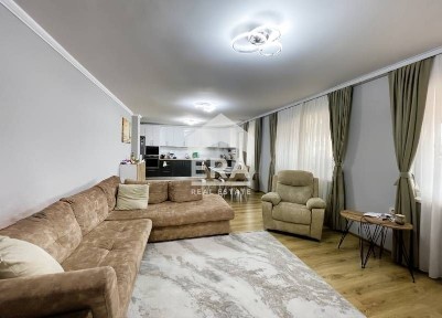 Уникален четиристаен апартамент!