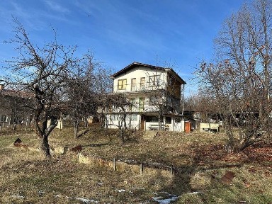 къща, тухла 1984г. на 2 етажа, село Долна Диканя, двор 870м