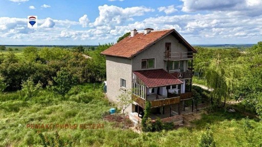 Селска къща за продажба в с. Обретеник, обл. Русе