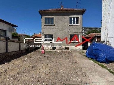 Продава къща в гр. Казанлък