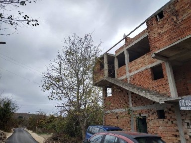 Триетажна къща с. Чукурово/Прилеп/