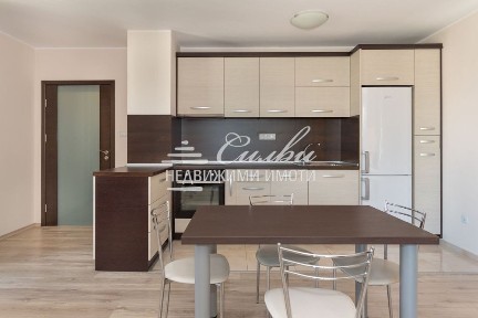 Двустаен ОБЗАВЕДЕН апартамент - Център