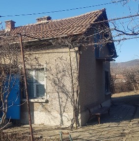 Продава къща в гр. Бобов дол