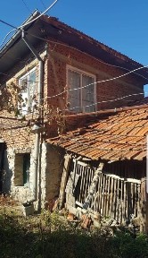 Продава къща в с. Катрище общ. Кюстендил