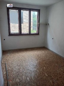 Етаж от къща, град Плевен, Лозенка