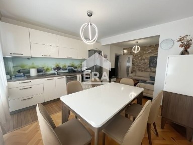 Обзаведен тристаен апартамент