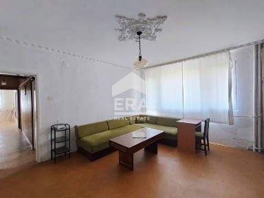 Тристаен тухлен апартамент Кърджали кв. Възрожденци