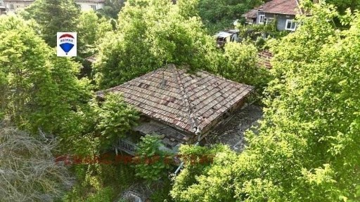 Селска къща за продажба в с. Сваленик