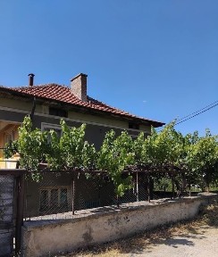 Продава къща в гр. Сапарева баня