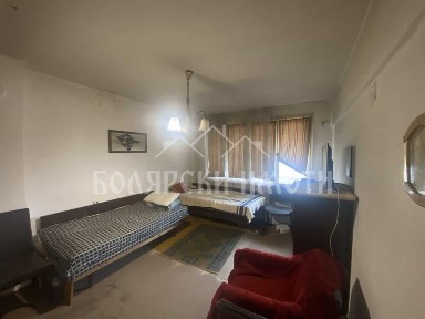 Тухлена гарсониера в Широк Център