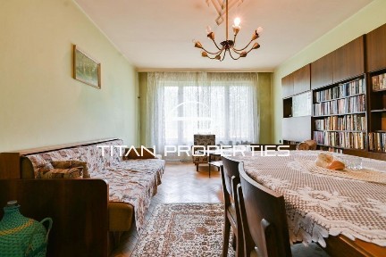 Тристаен, за продажба, ж. к. Сухата река