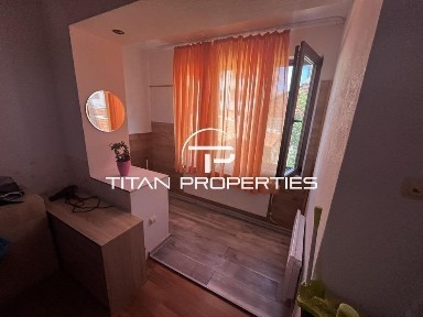 Къща с двор и АКТ 16 в гр. Айтос