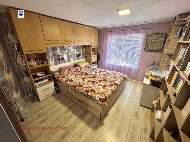 Къща за продажба в гр. Мартен