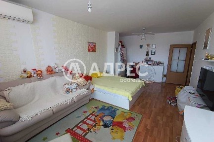 Тристаен тухлен апартамент