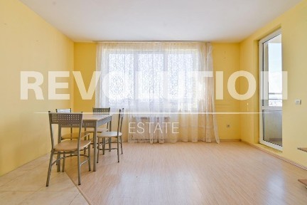 Тристаен апартамент в ж. к. Свобода