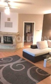 Етаж от къща в района на жк. Бриз/ Панорамна гледка и басейн!