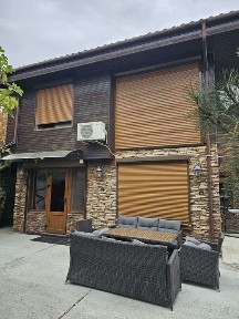 Къща под наем 3 спални 2 бани, джакузи външно, на 13км до Слънчев Бряг