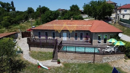 Къща в Варна, област-с. Баново площ 403 цена 385000