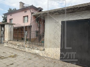 Къща във Виноградец - Пазарджик, област-гр. Стрелча площ 130 цена 1149