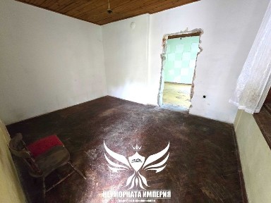 Продавам тристаен/четиристаен 120кв. с гараж в Асеновград широк център