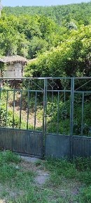 Къща с Трънска банкя