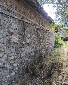 Продава 2 къщи в с. Фролош обл. Кюстендил