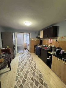 Етаж от двуетажна къща с дворно място в гр. Айтос!