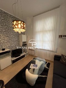 Етаж от къща под наем в Център