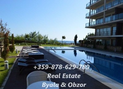 Двустаен апартамент със собствен двор на първа линия в гр. Обзор