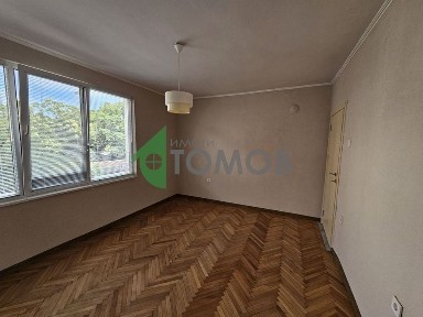 Тристаен апартамент под наем до Централната поща