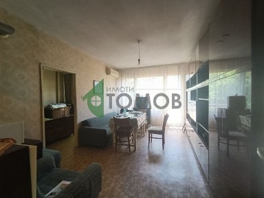 Просторен тристаен апартамент под наем в кв. Опълченски