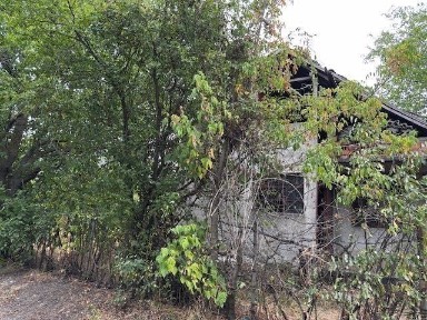 Лозе с незавършена вила