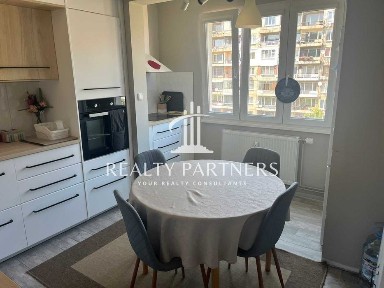 Продава 3-стаен - кв. Изток, гр. Перник