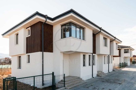 Реф. 298 Двуетажна редова къща Беломорски