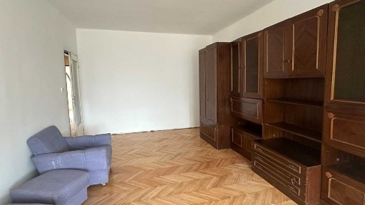 Продава се: Тристаен апартамент 108 кв. м., в саниран блок, гр. Баня