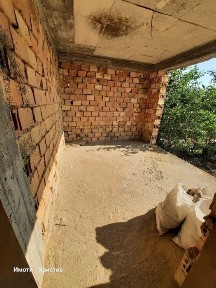 Двуетажна тухлена къща в село Златна нива