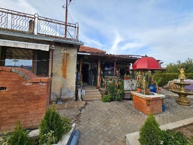 Къща в село Правда