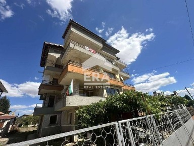 ЕКСКЛУЗИВНО от Ера Лайф! Етаж от къща с площ 185 кв. м. за продажба в гр