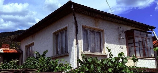 Продава се Къща на Два етажа - град Твърдица / обл. Сливен