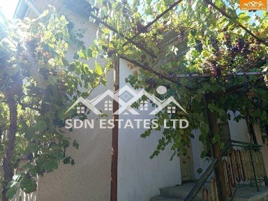 Продава къща в село Манолово