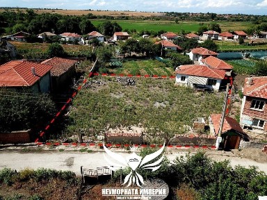 Продавам едноетажна къща с постройки 120РЗП с 997кв двор село Ахматово