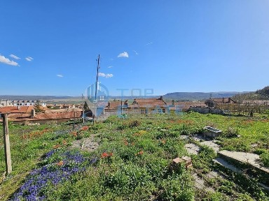 Едноетажна тухлена къща с панорамна гледка и гараж в гр. Сухиндол, об