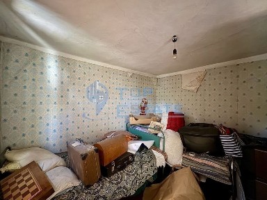 Двуетажна тухлена къща с кладенец и голям двор в село Александрово, о