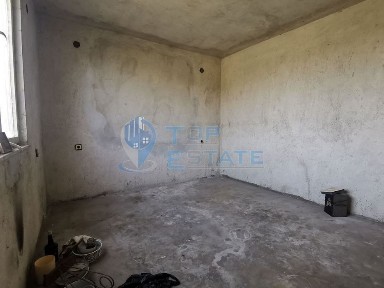 Етаж от къща със самостоятелен вход в село Първомайци