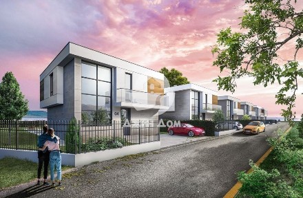 Новострояща се двеуетажна къща с ГЛЕДКА МОРЕ в м-т Лахана, гр. Поморие