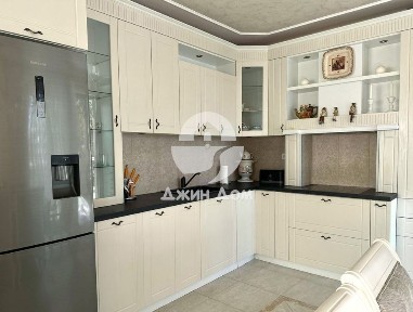 Просторна двуетажна къща в к-с „Виктория Резиденс“, гр. Поморие