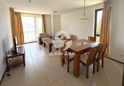 Просторен тристаен апартамент в к-с „Бей Вю Вилас“, с. Кошарица