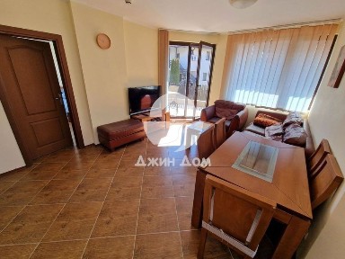 Просторен обзаведен тристаен апартамент в Бей Вю Вилас, с. Кошарица